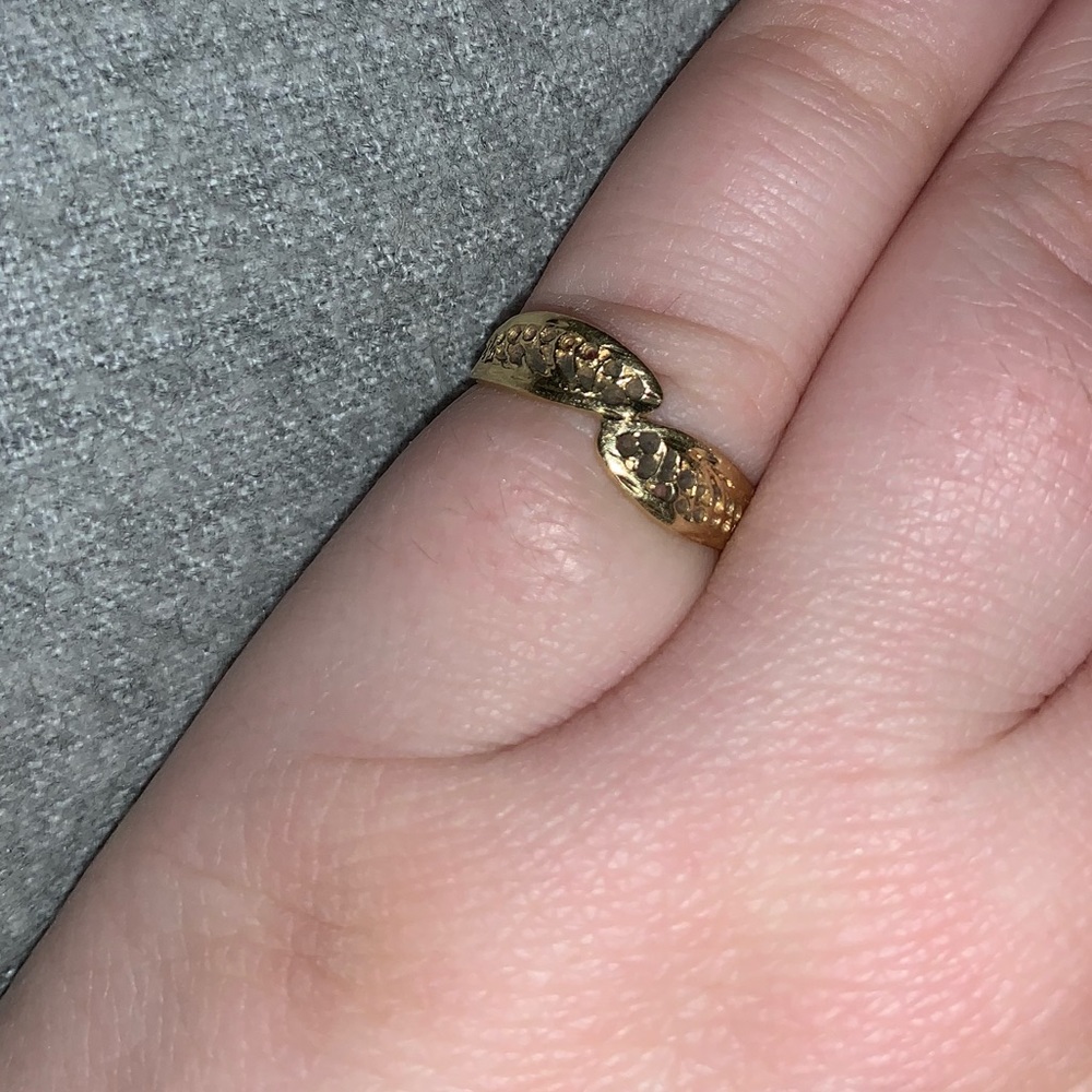 Pinky ring